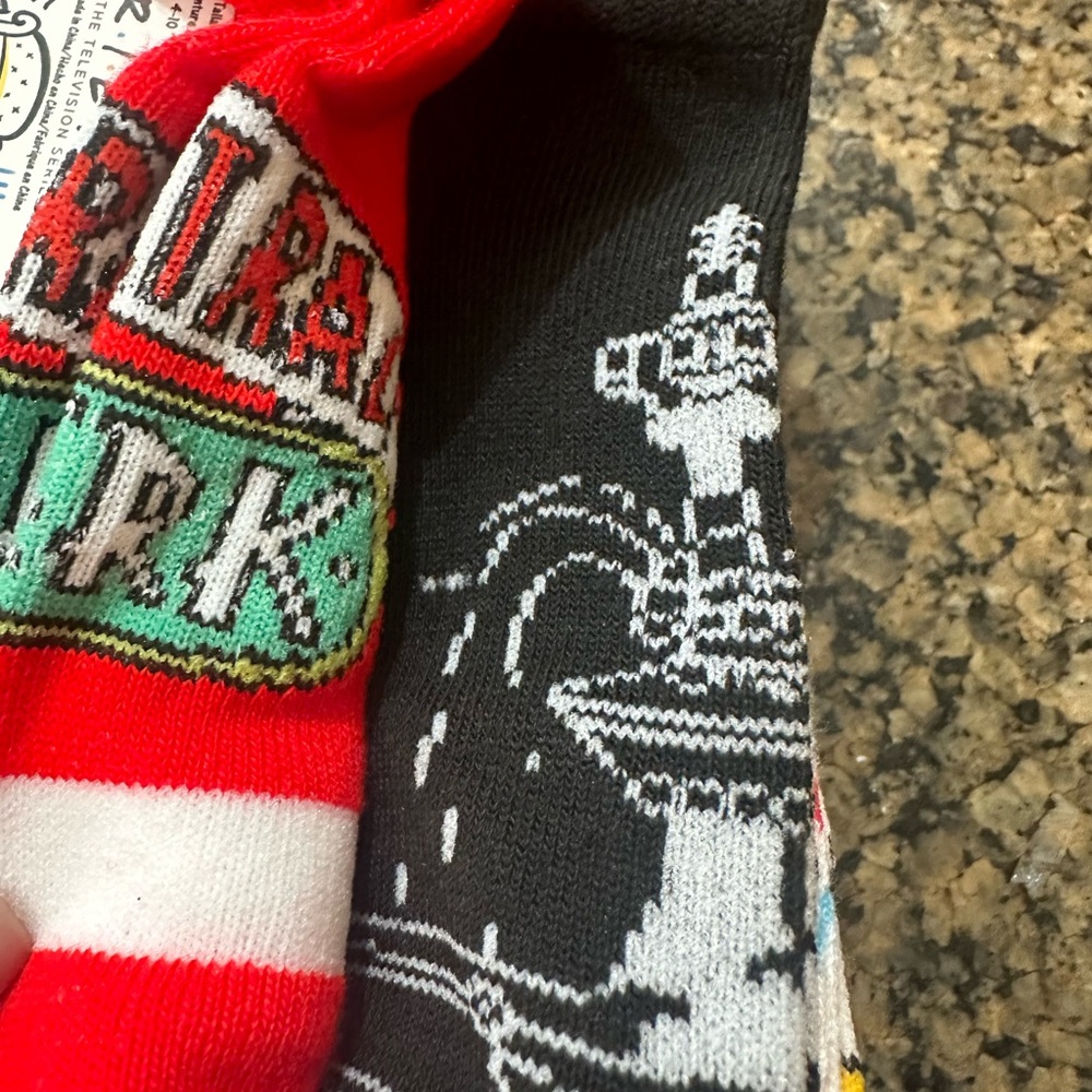 BNWT Friends Socks - Picture 4 of 8